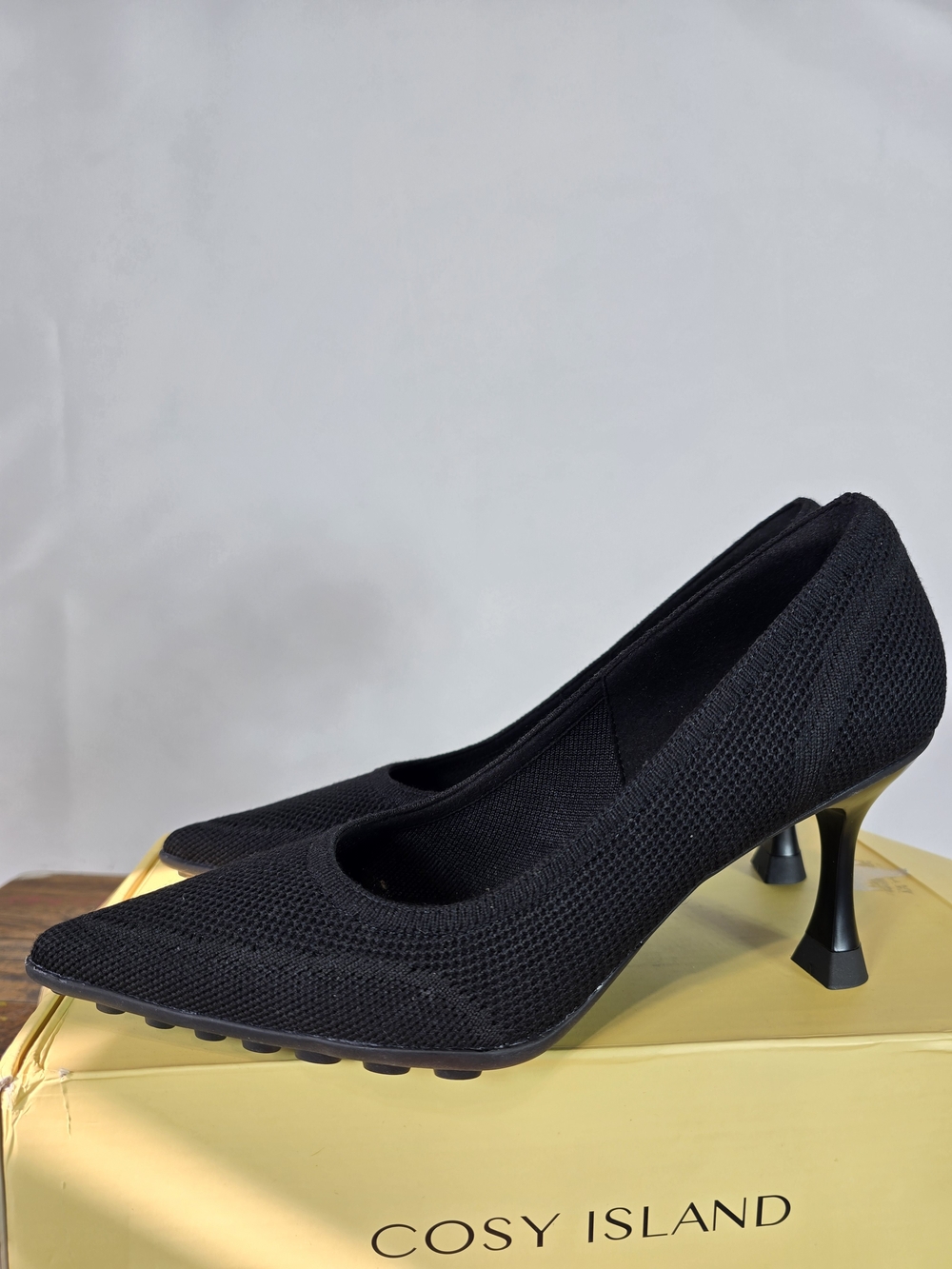Cosy Island Black Knit Pointed Toe Heels Size 8